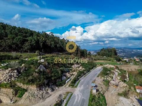&#8203;&#8203;&#8203;&#8203;&#8203;&#8203;&#8203;Lote de Terreno em Sobrado - Castelo de Paiva