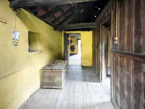 Moradia Devoluta T2 Venda em Real,Castelo de Paiva