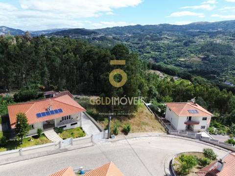 Lote de Terreno Urbano em Bairros, Castelo de Paiva