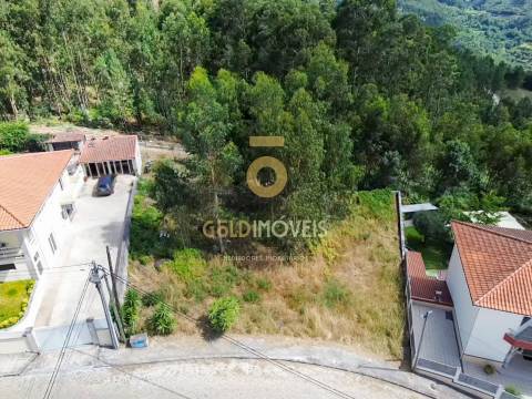 Lote de Terreno Urbano em Bairros, Castelo de Paiva