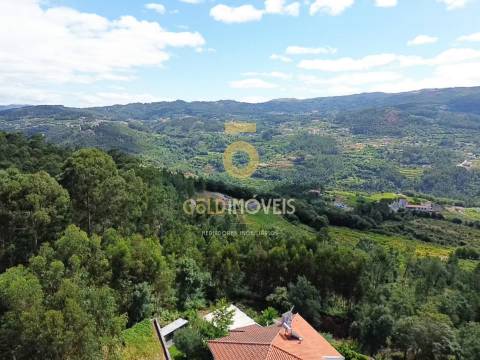 Lote de Terreno Urbano em Bairros, Castelo de Paiva