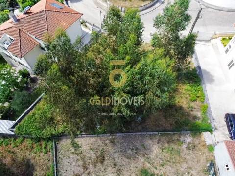 Lote de Terreno Urbano em Bairros, Castelo de Paiva