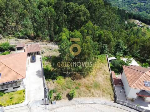 Lote de Terreno Urbano em Bairros, Castelo de Paiva
