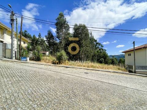 Lote de Terreno Urbano em Bairros, Castelo de Paiva