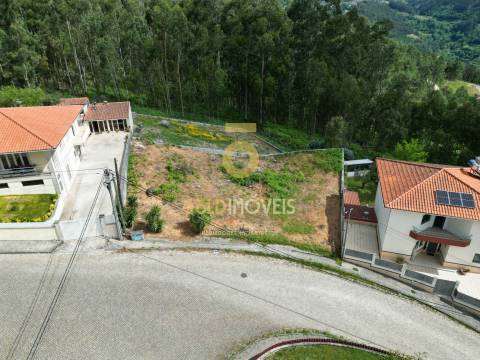 Lote de Terreno Urbano em Bairros, Castelo de Paiva