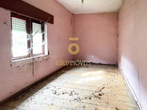 MORADIA T3 PARA REMODELAÇÃO TOTAL | TRAVANCA CINFÃES