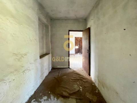 MORADIA T3 PARA REMODELAÇÃO TOTAL | TRAVANCA CINFÃES