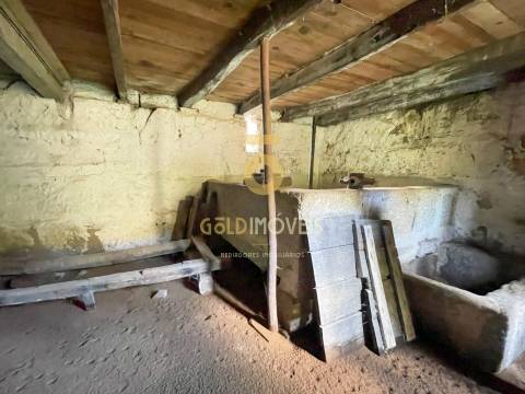 MORADIA T3 PARA REMODELAÇÃO TOTAL | TRAVANCA CINFÃES