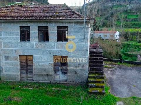 MORADIA T3 PARA REMODELAÇÃO TOTAL | TRAVANCA CINFÃES