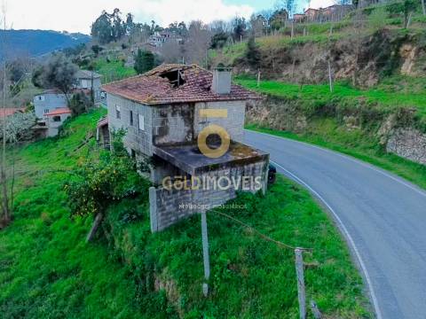 MORADIA T3 PARA REMODELAÇÃO TOTAL | TRAVANCA CINFÃES