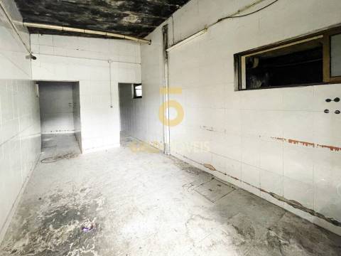 Loja  Venda em Sobrado e Bairros,Castelo de Paiva