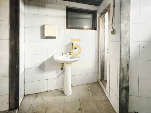 Loja  Venda em Sobrado e Bairros,Castelo de Paiva