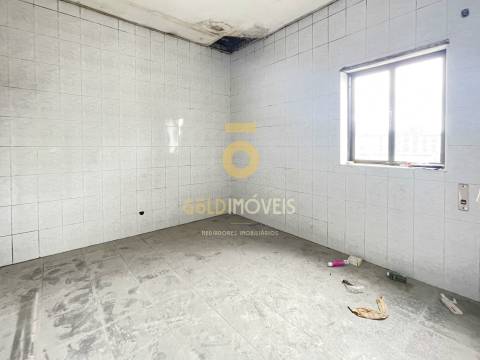 Loja  Venda em Sobrado e Bairros,Castelo de Paiva