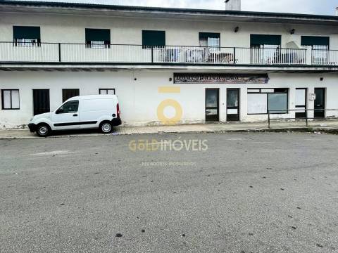 Loja  Venda em Sobrado e Bairros,Castelo de Paiva