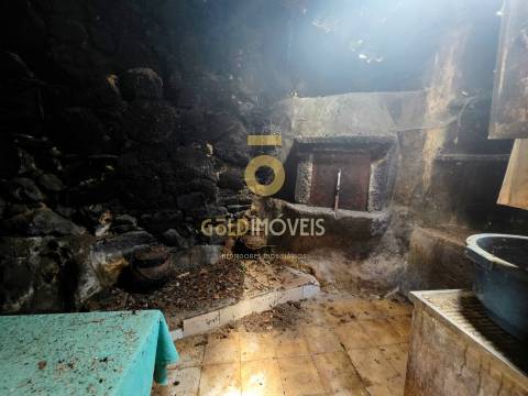 Moradia Geminada T3 Venda em Fornelos,Cinfães