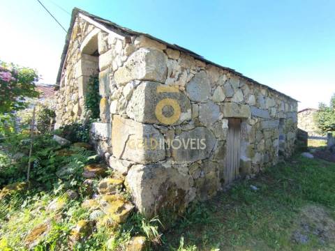 Moradia Geminada T3 Venda em Fornelos,Cinfães