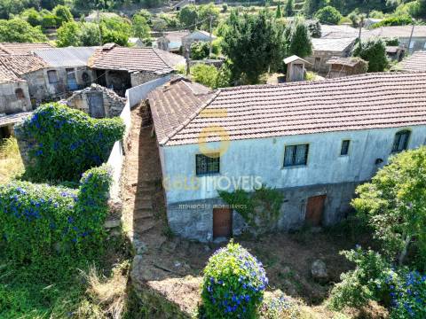Moradia Geminada T3 Venda em Fornelos,Cinfães