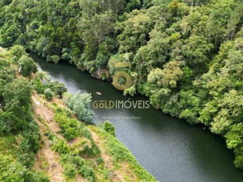 Moradia T5 Venda em Souselo,Cinfães
