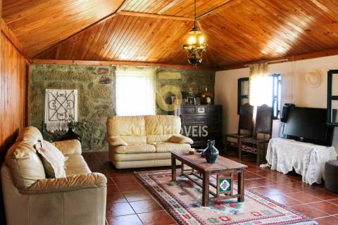 Moradia T3 Venda em Fornelos,Cinfães