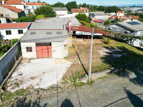 Armazém  Venda em Penamaior,Paços de Ferreira