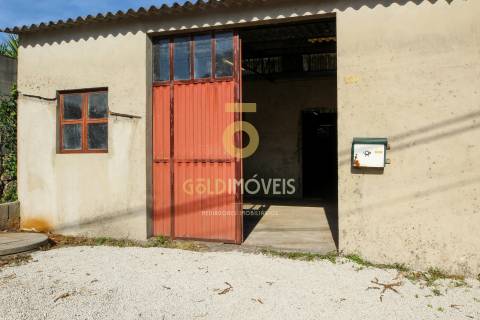 Armazém  Venda em Penamaior,Paços de Ferreira