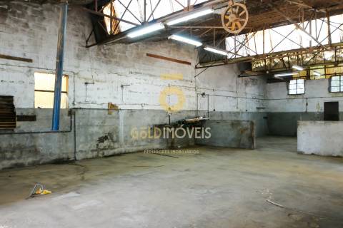 Armazém  Venda em Penamaior,Paços de Ferreira