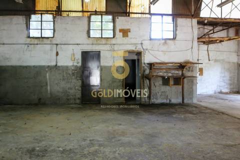 Armazém  Venda em Penamaior,Paços de Ferreira