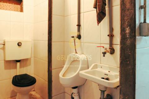 Armazém  Venda em Penamaior,Paços de Ferreira