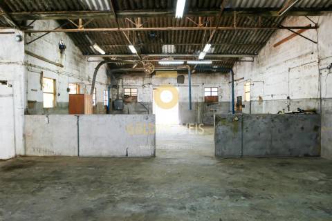 Armazém  Venda em Penamaior,Paços de Ferreira