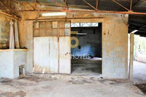 Armazém  Venda em Penamaior,Paços de Ferreira