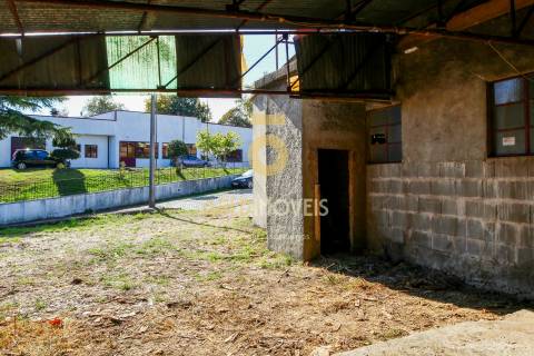 Armazém  Venda em Penamaior,Paços de Ferreira