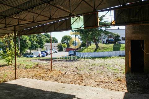 Armazém  Venda em Penamaior,Paços de Ferreira