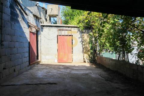 Armazém  Venda em Penamaior,Paços de Ferreira