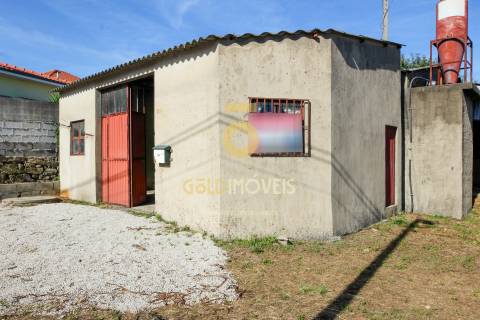 Armazém  Venda em Penamaior,Paços de Ferreira