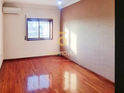 Apartamento T2 Venda em Guilhufe e Urrô,Penafiel