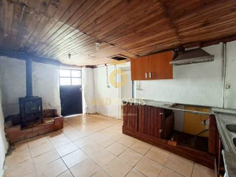 Moradia Rústica T2 Venda em Raiva, Pedorido e Paraíso,Castelo de Paiva