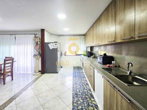 Apartamento T3 Venda em Lourosa,Santa Maria da Feira