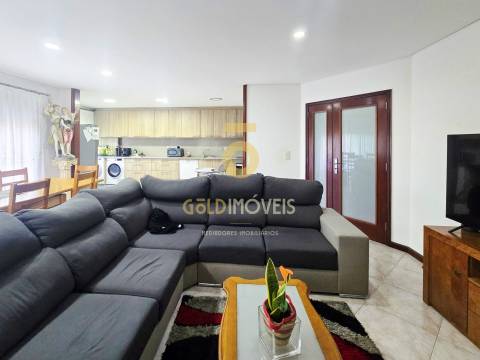 Apartamento T3 Venda em Lourosa,Santa Maria da Feira