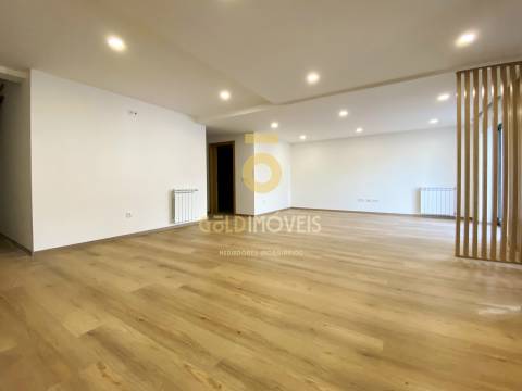 Moradia Geminada T3 Venda em Macieira de Sarnes,Oliveira de Azeméis