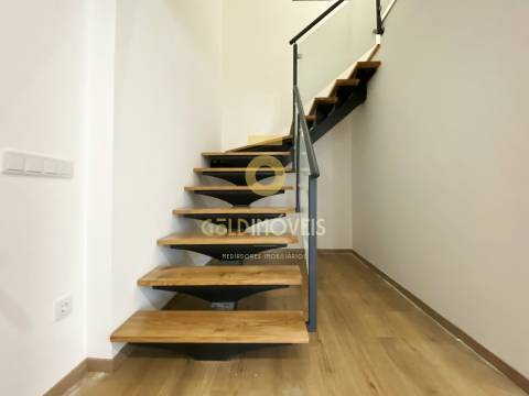 Moradia Geminada T3 Venda em Macieira de Sarnes,Oliveira de Azeméis