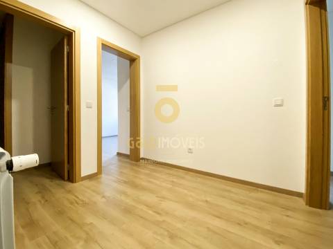 Moradia Geminada T3 Venda em Macieira de Sarnes,Oliveira de Azeméis