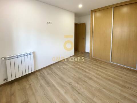 Moradia Geminada T3 Venda em Macieira de Sarnes,Oliveira de Azeméis