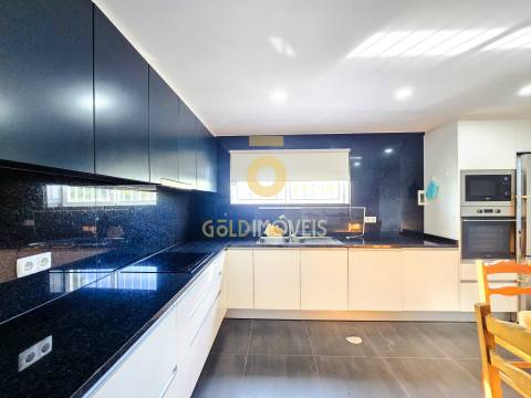 Moradia T4 Venda em Lourosa,Santa Maria da Feira