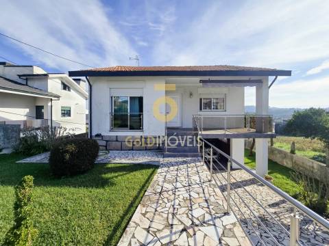 Moradia T4 Venda em Lourosa,Santa Maria da Feira