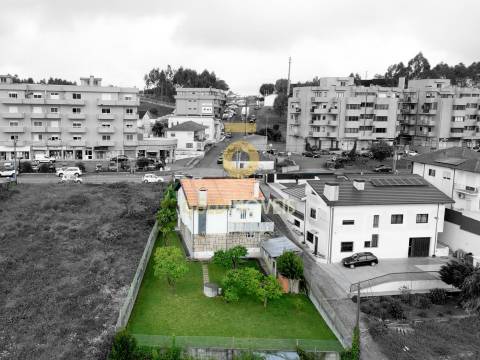 Moradia T4 Venda em Lourosa,Santa Maria da Feira