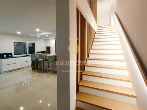 Moradia Geminada T3 Venda em Recezinhos (São Mamede),Penafiel