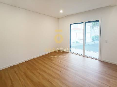 Moradia Geminada T3 Venda em Recezinhos (São Mamede),Penafiel