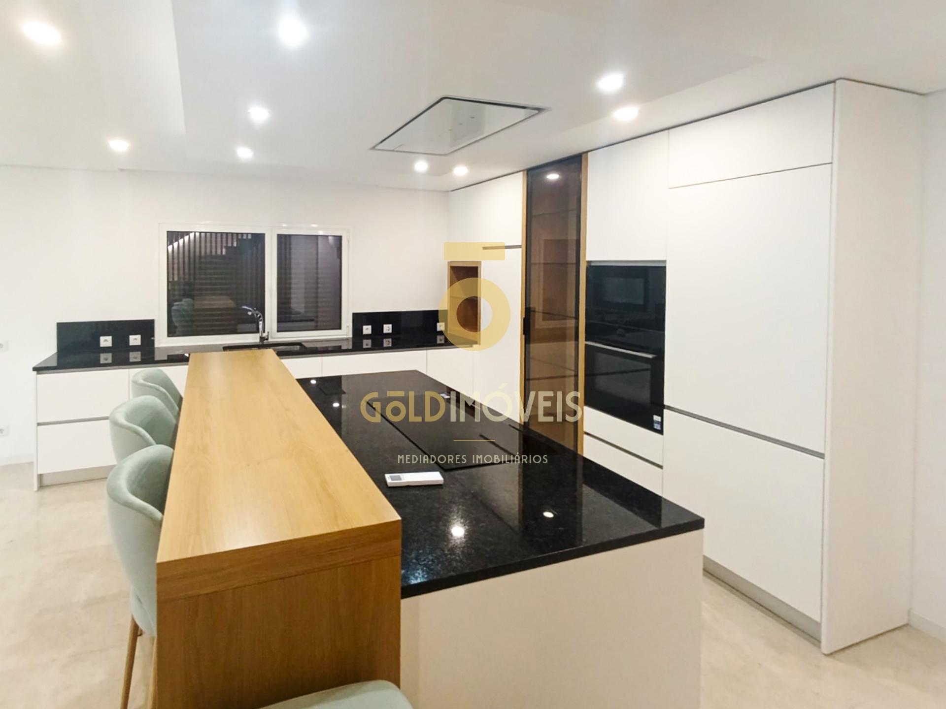 Moradia Geminada T3 Venda em Recezinhos (São Mamede),Penafiel