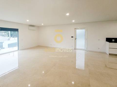 Moradia Geminada T3 Venda em Recezinhos (São Mamede),Penafiel