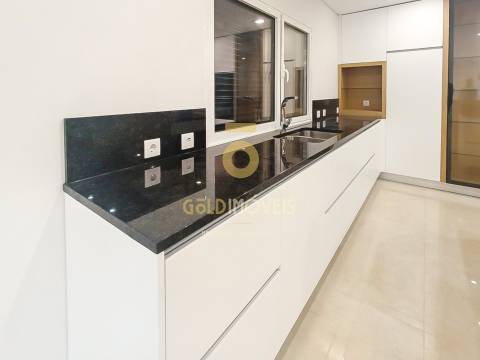 Moradia Geminada T3 Venda em Recezinhos (São Mamede),Penafiel